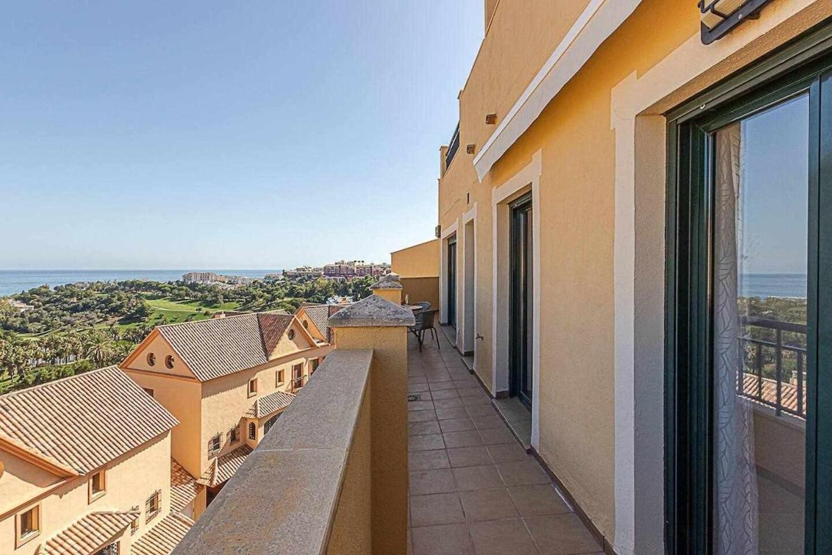 797 Holiday Rentals - Moderno Piso Para 5 Con Hermosas Vistas Benalmadena Ngoại thất bức ảnh