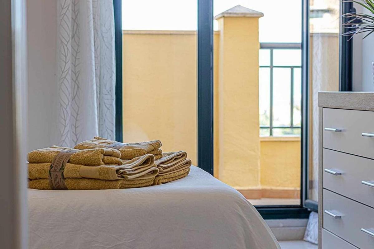 797 Holiday Rentals - Moderno Piso Para 5 Con Hermosas Vistas Benalmadena Ngoại thất bức ảnh